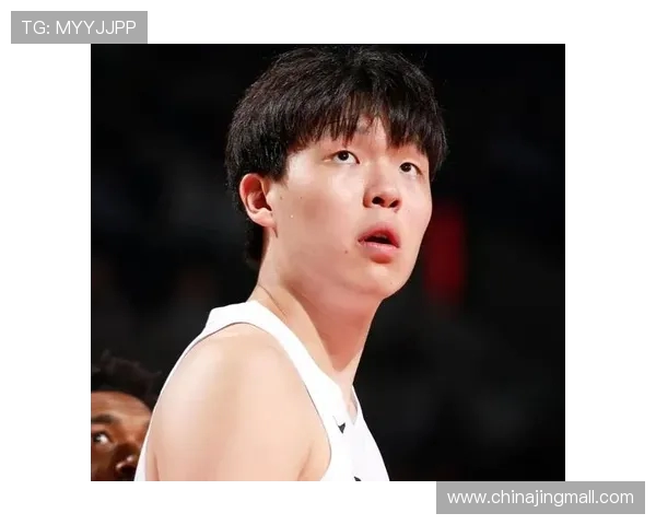 杨瀚森精彩单打尤班克斯背运转身动作大个子难以企及的绝技